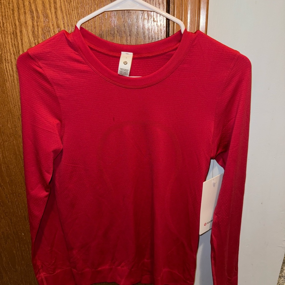 Lululemon Athletica long sleeve swiftly tech
